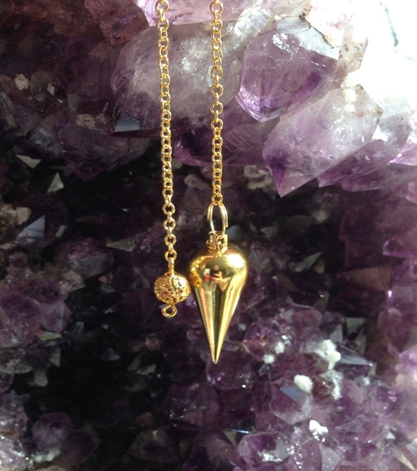 Pendules divinatoires